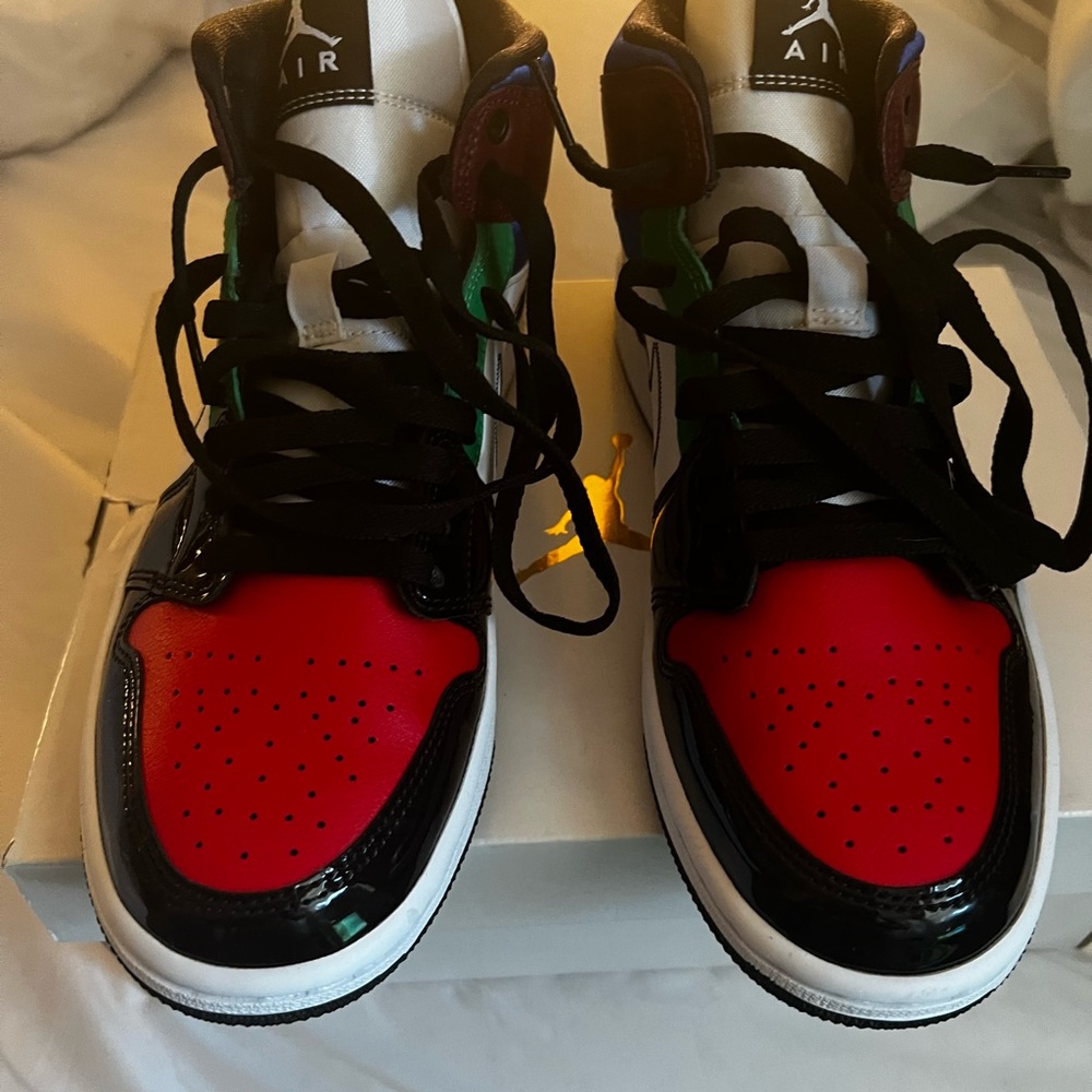 Woman’s air Jordan multicolor